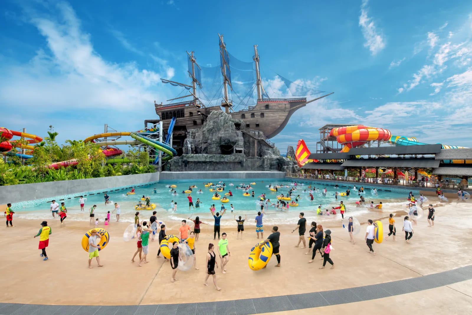 SplashMania Waterpark