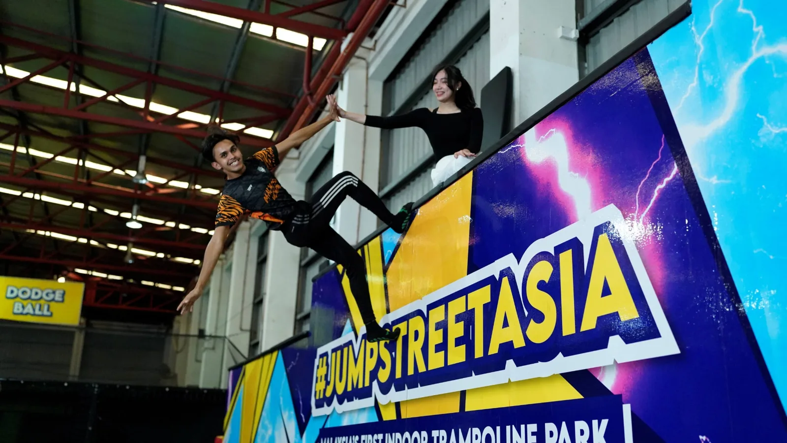 Jump Street Asia photo 4